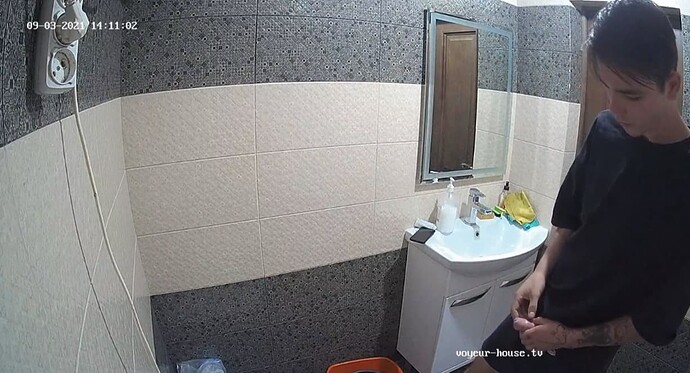 Siora, Tristan – Bathroom camera Voyeur House TV  cam116  (2)